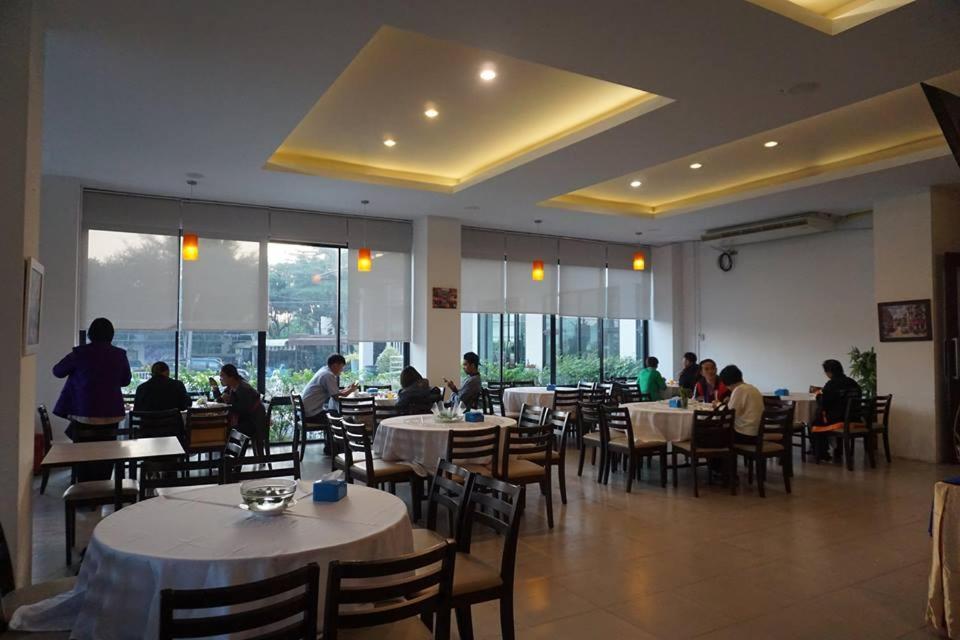 Rinradee Place Buriram Eksteriør bilde